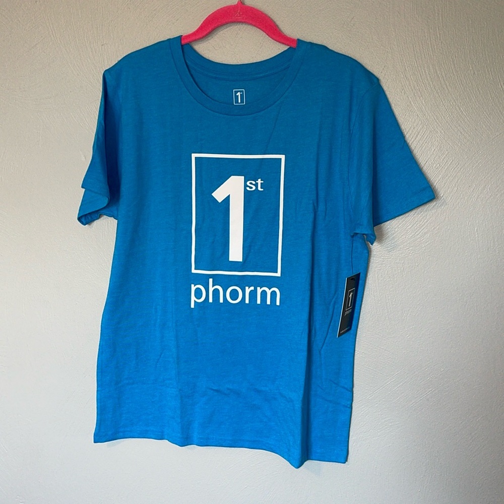 🆕 NWT 1st Phorm women’s tee        G